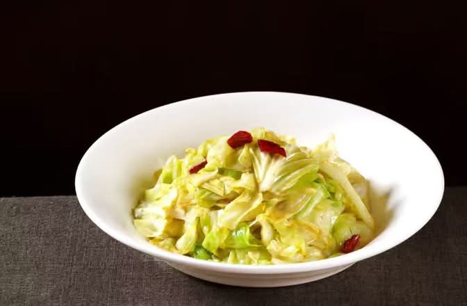 手撕包菜 Shredded Chinese Cabbage